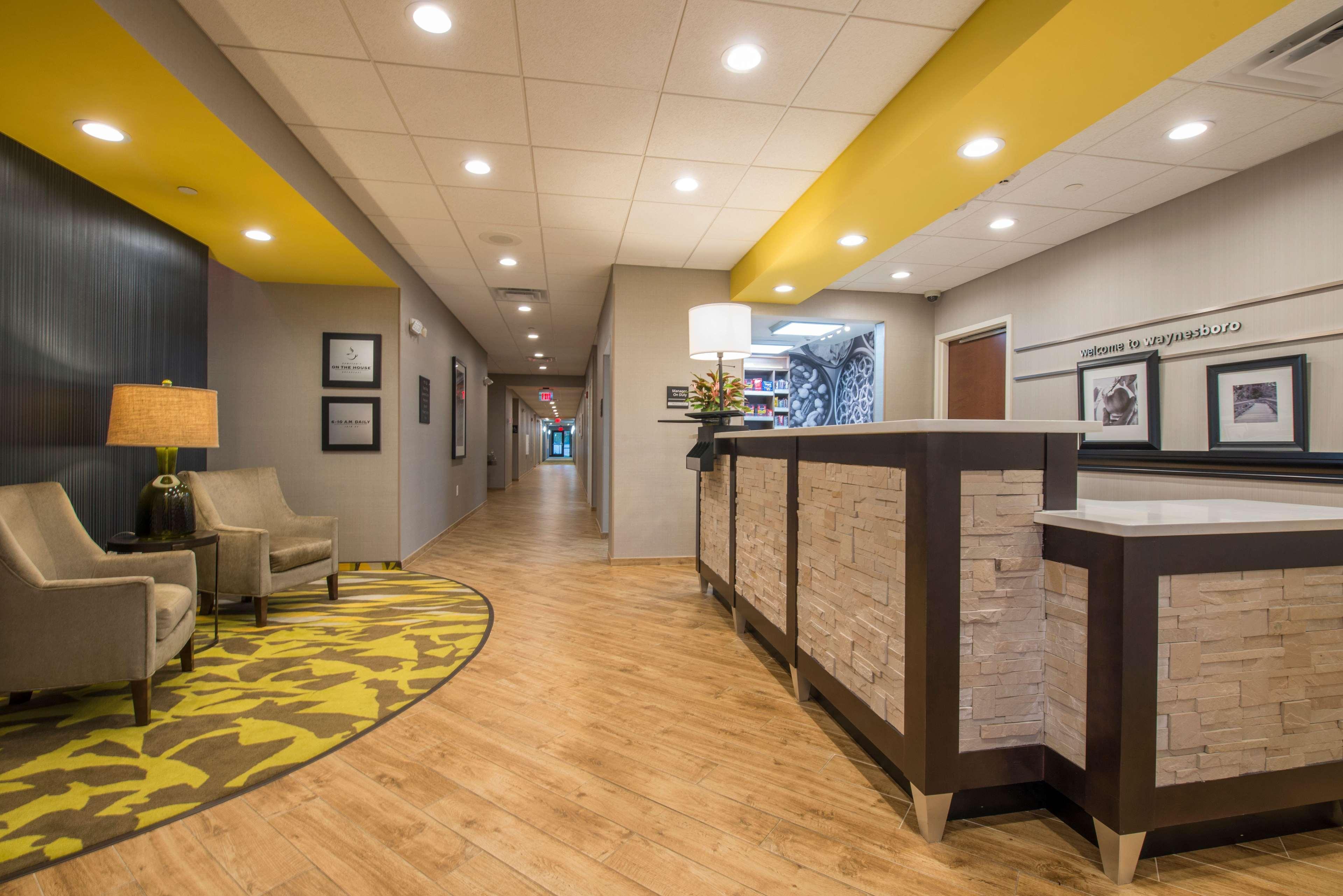 Hampton Inn Waynesboro Bagian luar foto